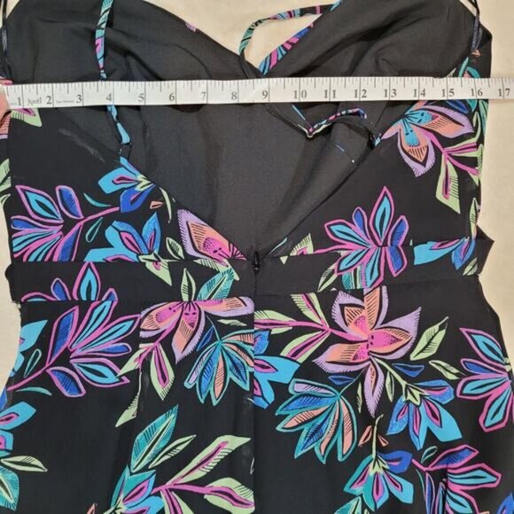 Guess Elana Black Floral Wide Leg Halter Jumpsuit - Size 6 - Picture 8 of 11
